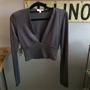 Wilfred Free long sleeve charcoal gray crop top