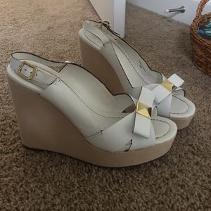 Kate spade white cream wedges