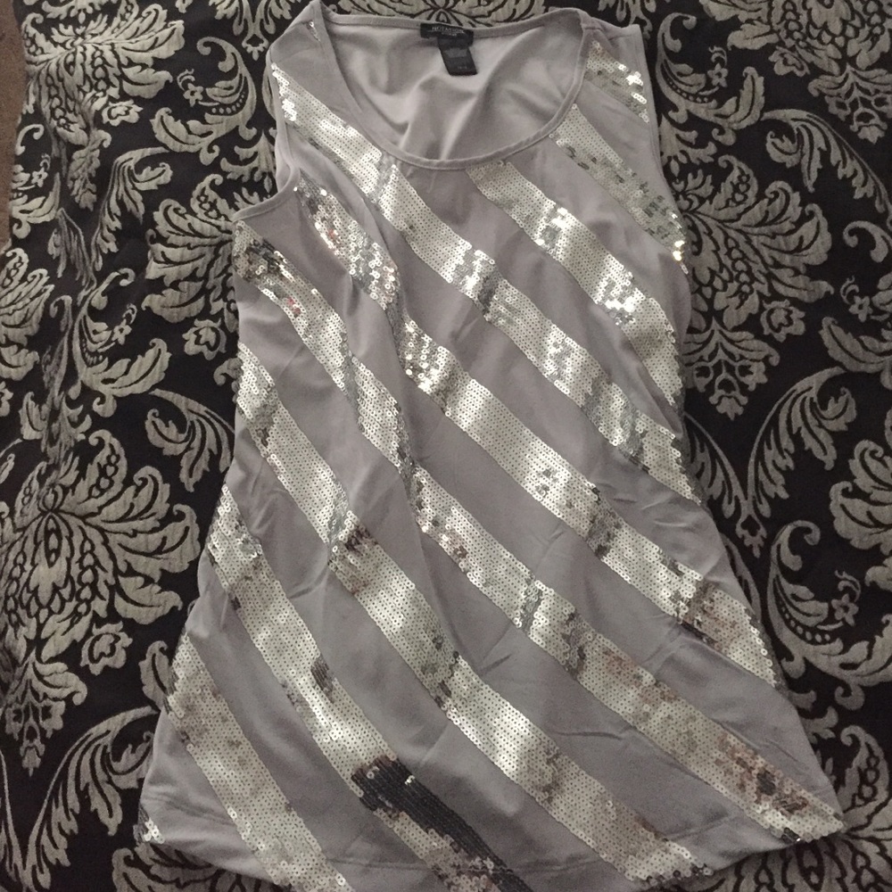 Silver sequin top! 🔴 sold 🔴 - Picture 2 of 2