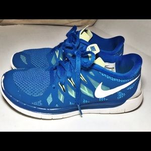 Nike Youth 5.5 Shoes