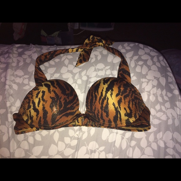 Bras are 34 b and baiting suit top is 34 b - Picture 2 of 2