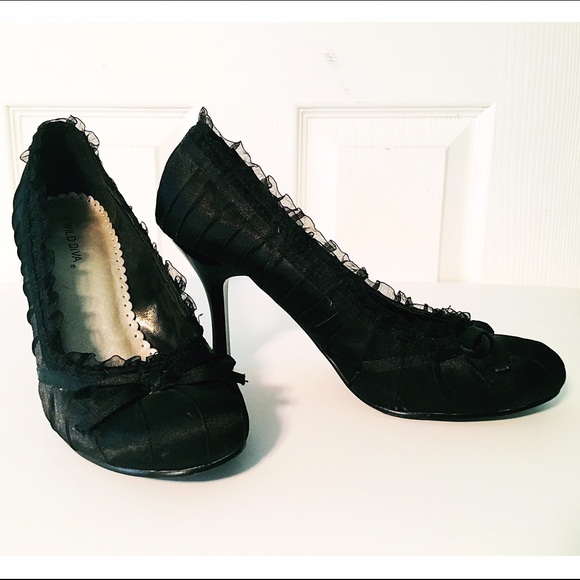 Wild Diva Shoes - Black Satin Heels Wild Diva Shoes - Black Satin Heels