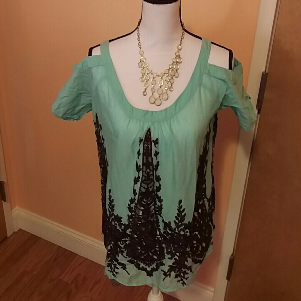 Cake Couture shirt size L