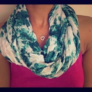 🎉Final drop price🎉 CHARMING CHARLIE INF SCARF