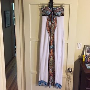 Long flowing summer dress w/ halter tie