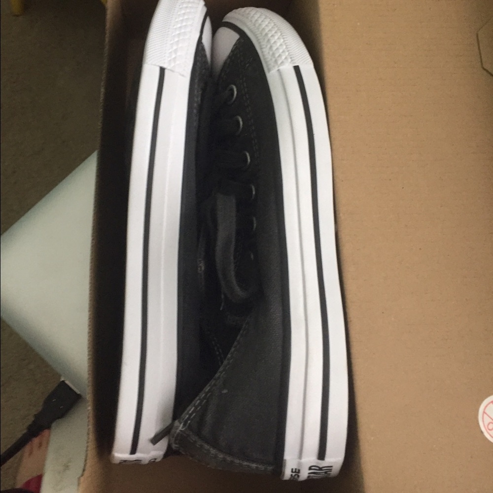 Grey converse never worn NWT