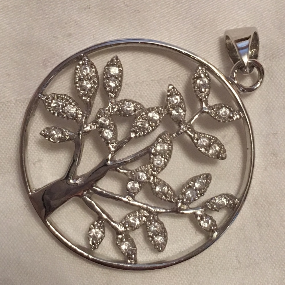 NWOT Silver charm necklace - Picture 3 of 3