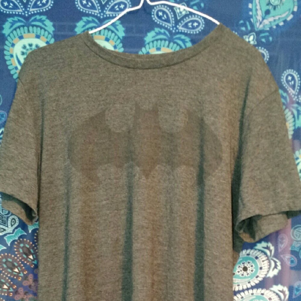 Batman shirt SIZE MEDIUM (unisex)