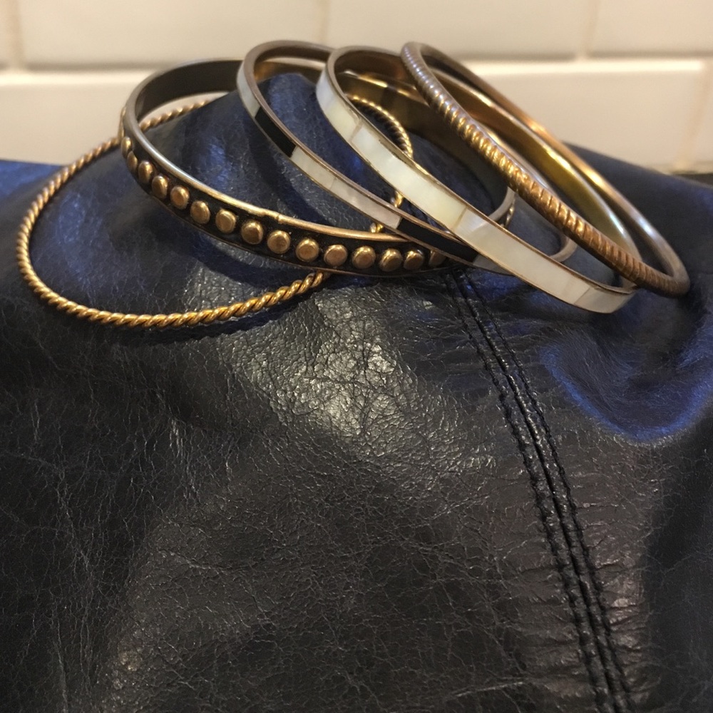 Bangles ... 5 piece black/pearl/gold