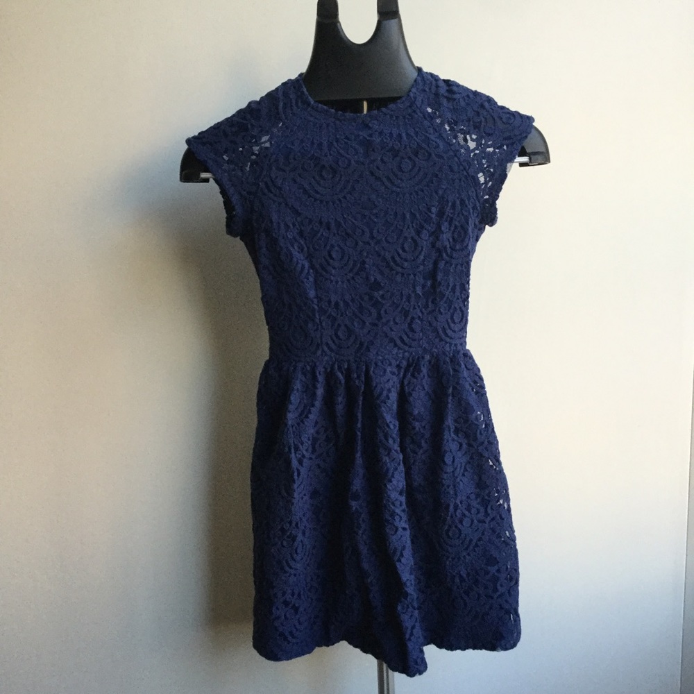 H&M Navy Lace Mini Length Dress - Picture 2 of 3