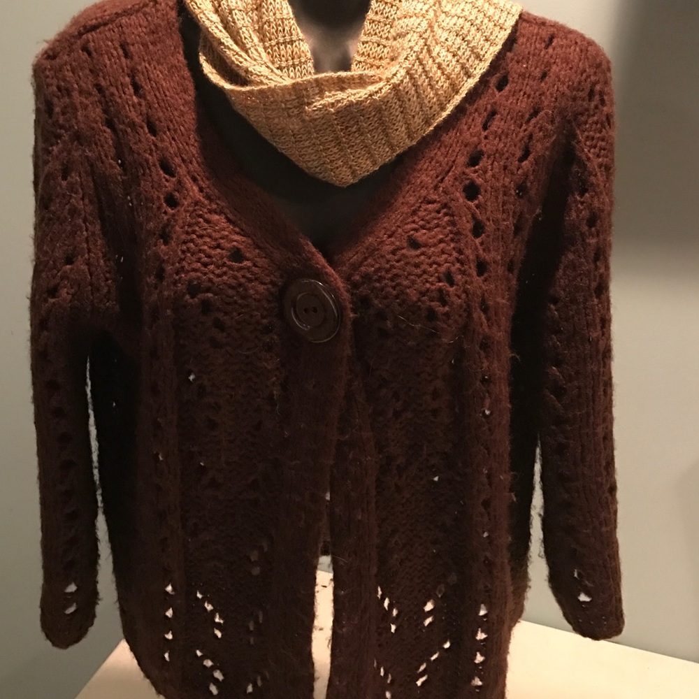 Brown wool knitted sweater with one button
