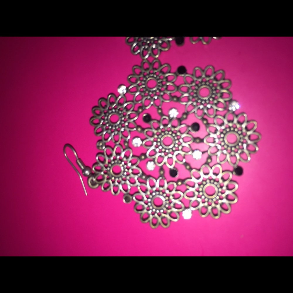 Earrings - Picture 2 of 3