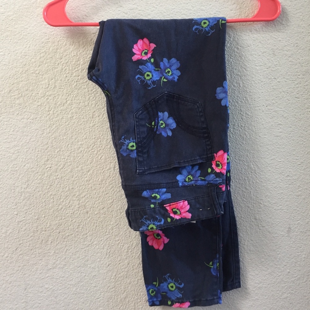 navy blue floral hollister pants