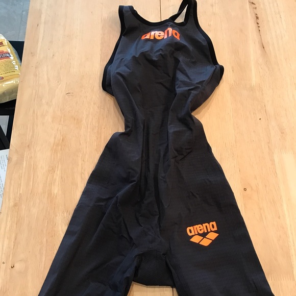 Black Arena Fastsuit/ swimming wetsuit - Picture 1 of 4