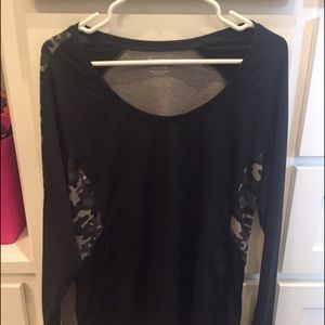 Fabletics camouflage outfit