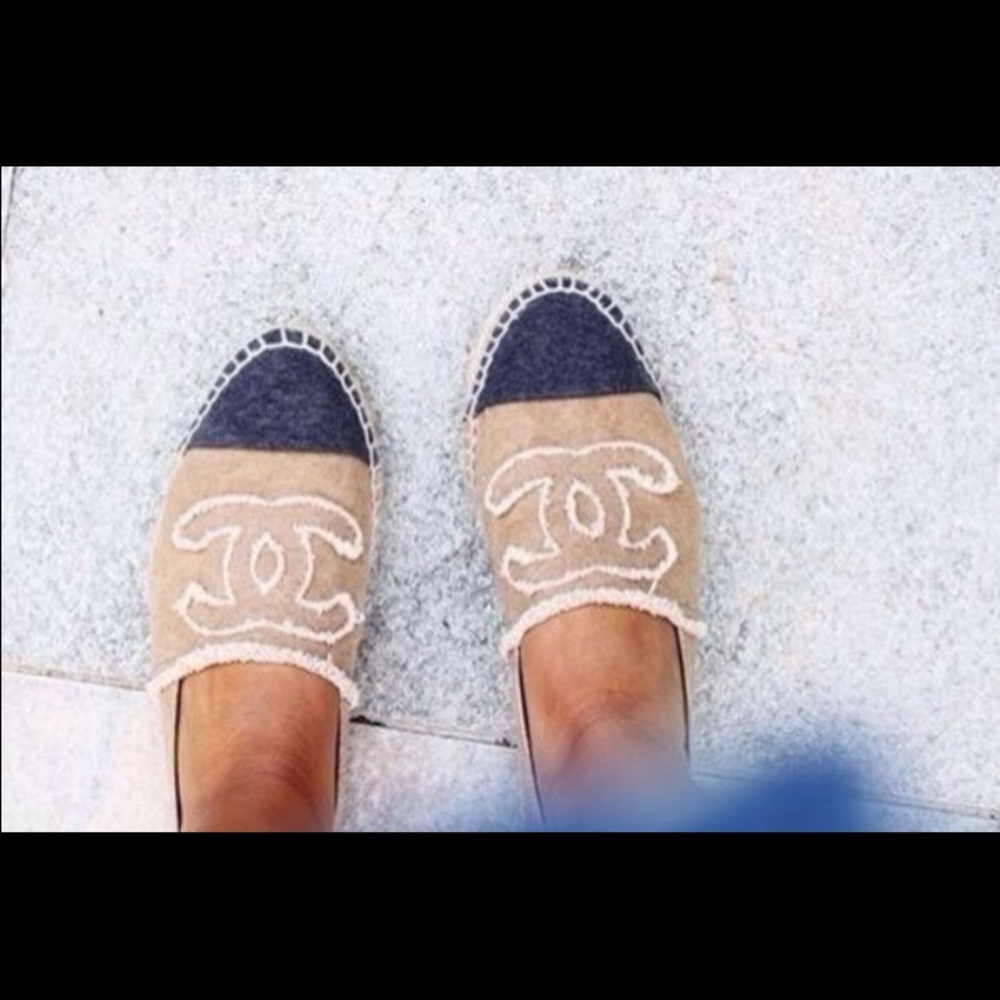 Chanel Beige and Navy Canvas Espadrilles 41 (9-9.5