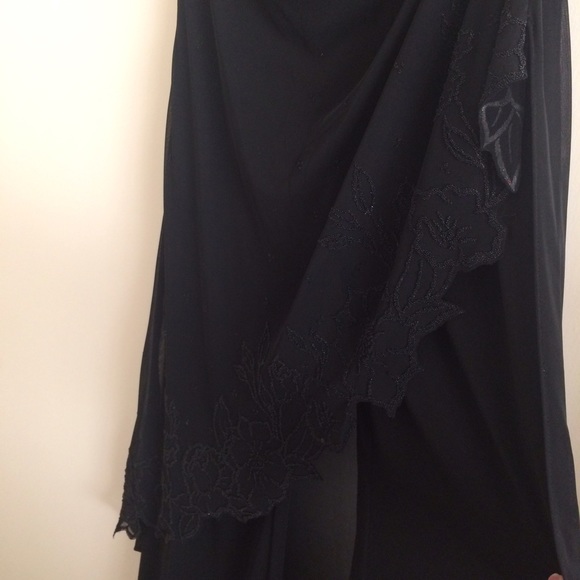 Formal black pantsuit with beaded overlay - Picture 4 of 4