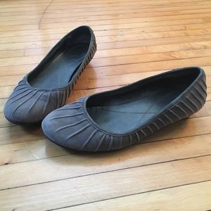 *SALE* Suede Gray Flats