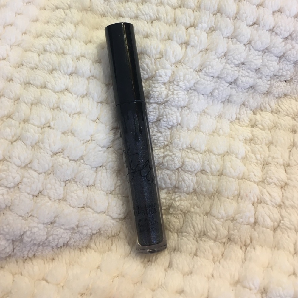 Kylie metal lipstick 100% authentic