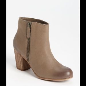 bp Trolley Tan Booties