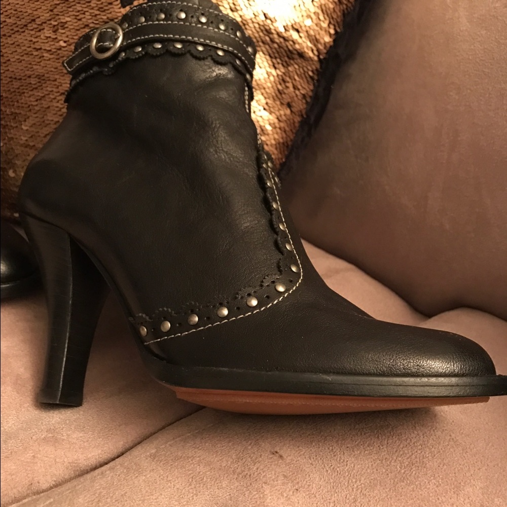 Moschino Booties - Picture 6 of 7