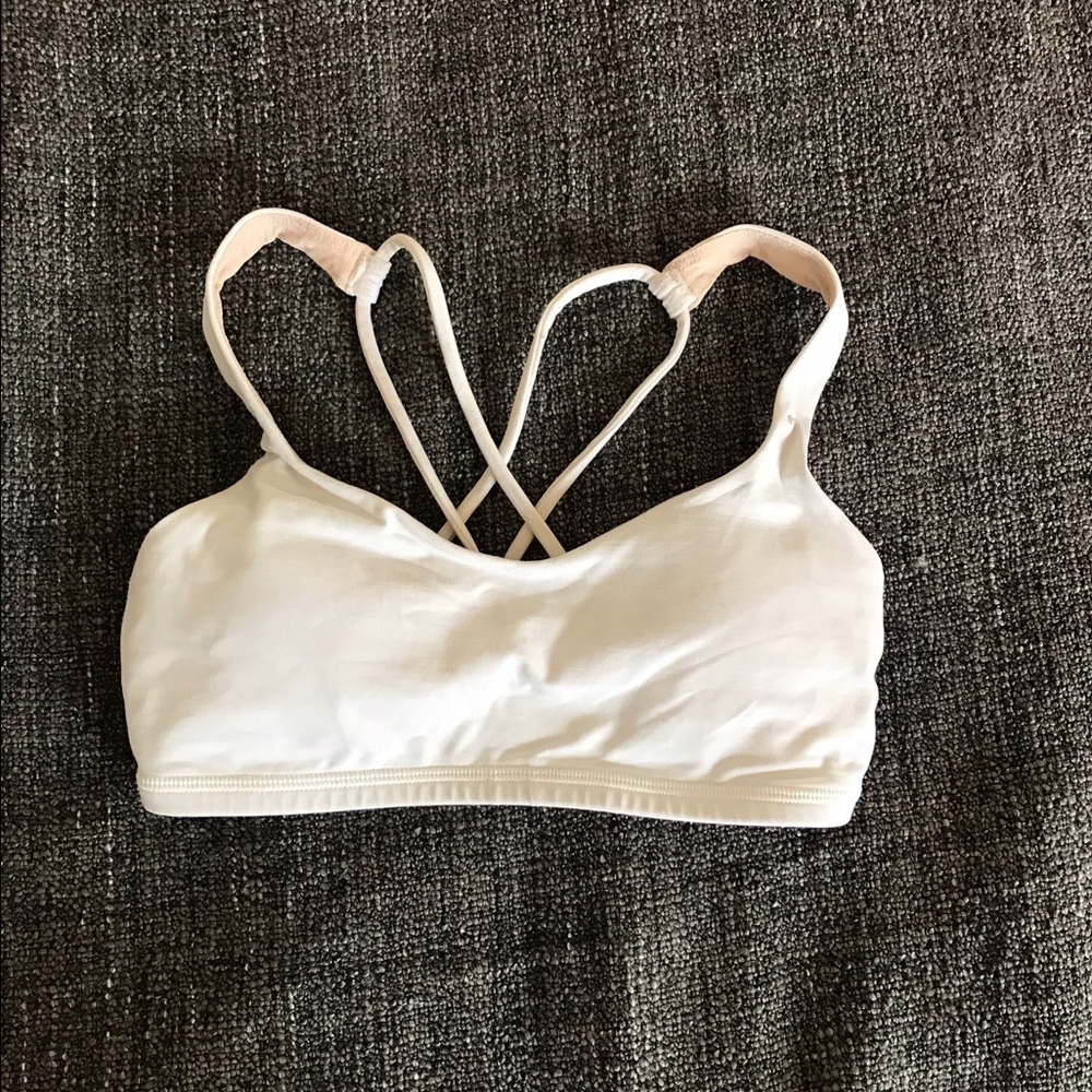 White Lululemon sport bra(free to be)