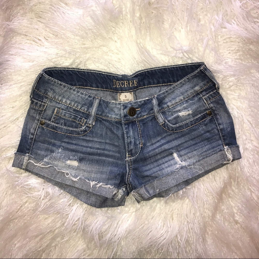 Decree Denim low rise short 💗