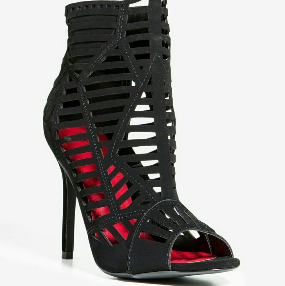 Laser Cut Ankles Bootie's - Picture 2 of 8