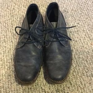 Beautiful men's blue chukkas