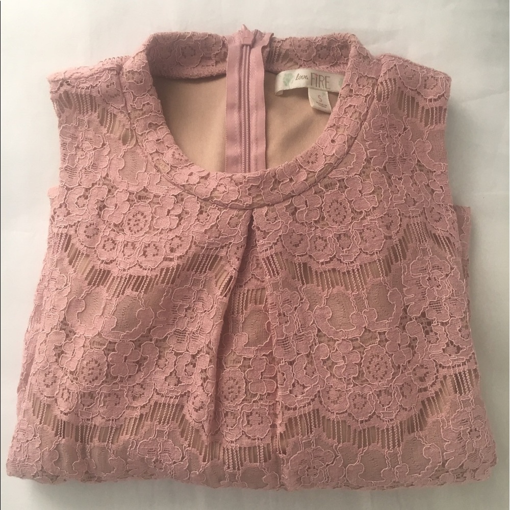 Pink lace dress (favorite💕)