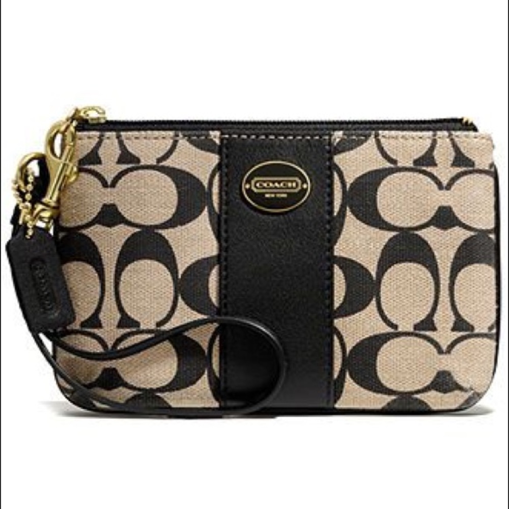 ✨✨Coach wristlet clutch purse✨✨