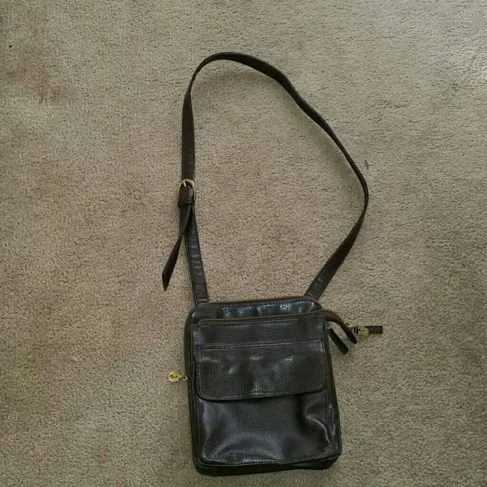 Genuine Relic leather shoulder bag.