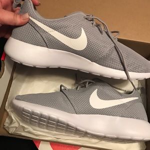 Men's Nike shoe. NEVER WORN