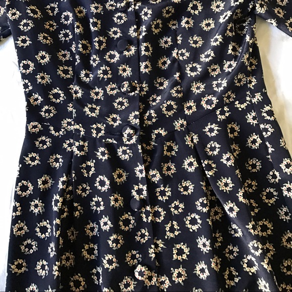 Vintage women's button-up dress. Size 10p. - Picture 2 of 4