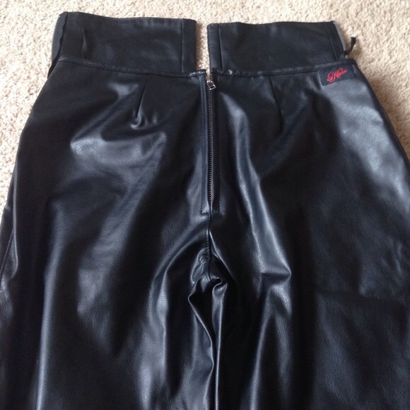 💞EUC/Kitten by Allure Lingerie/Leather Look Pants - Picture 3 of 4