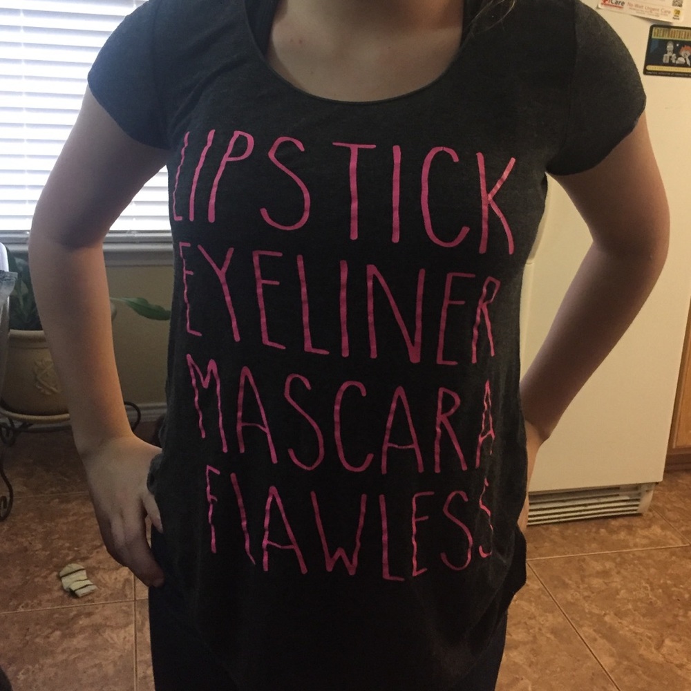 'Lipstick, Eyeliner, mascara, Flawless' tee