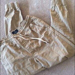 Field Khaki American Eagle Outfitters joggers