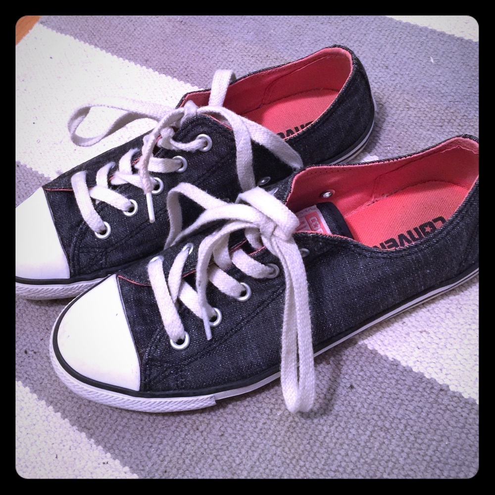 Converse Shoes Size 6