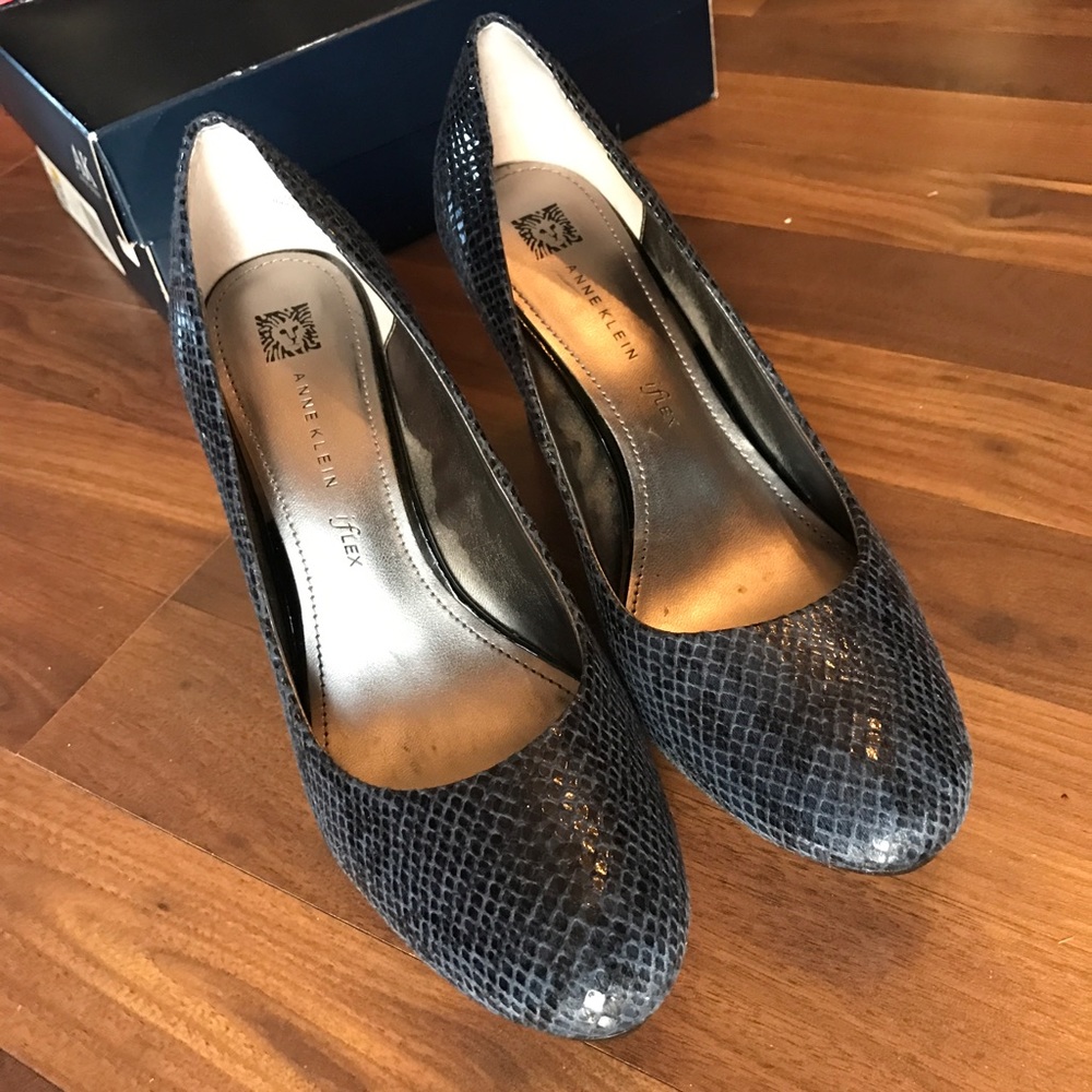 Navy and Black Snake Print Thick High Heel Shoes