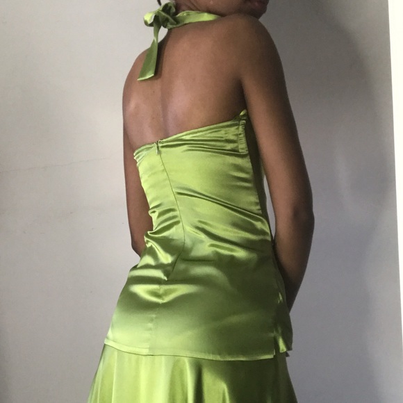 Green Gown - Picture 4 of 4