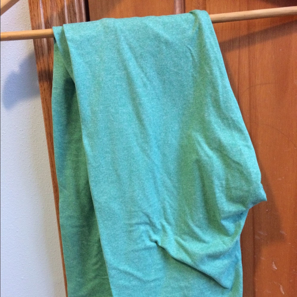 LuLaRoe Mint Green OS buttery Soft leggings!