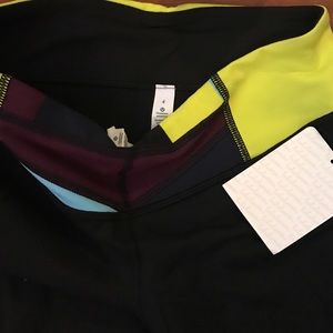 Lulu lemon gather & crow crop