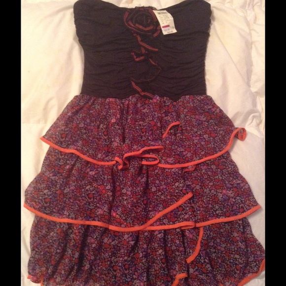 New with Tag - Arden B Strapless Dress. - Picture 1 of 3