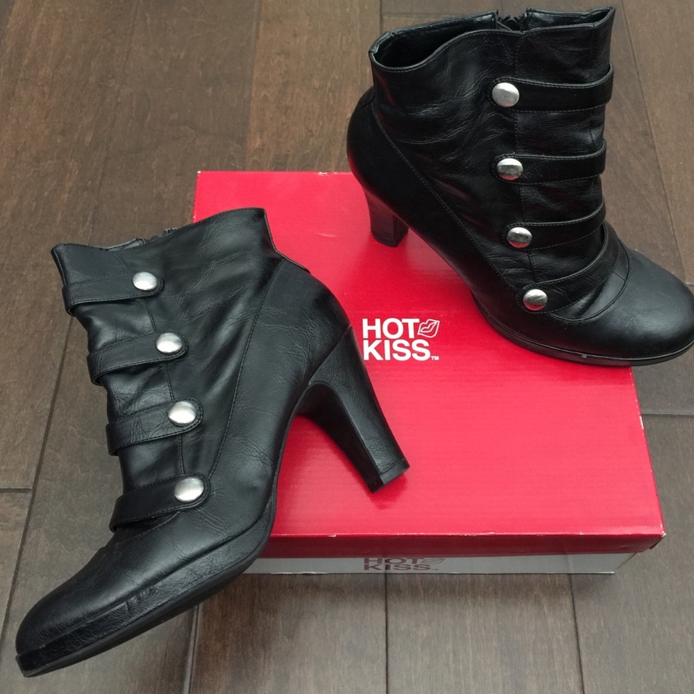 Hot Kiss Black Boot