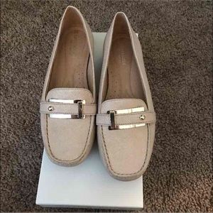 Brand new Naturalizer flats