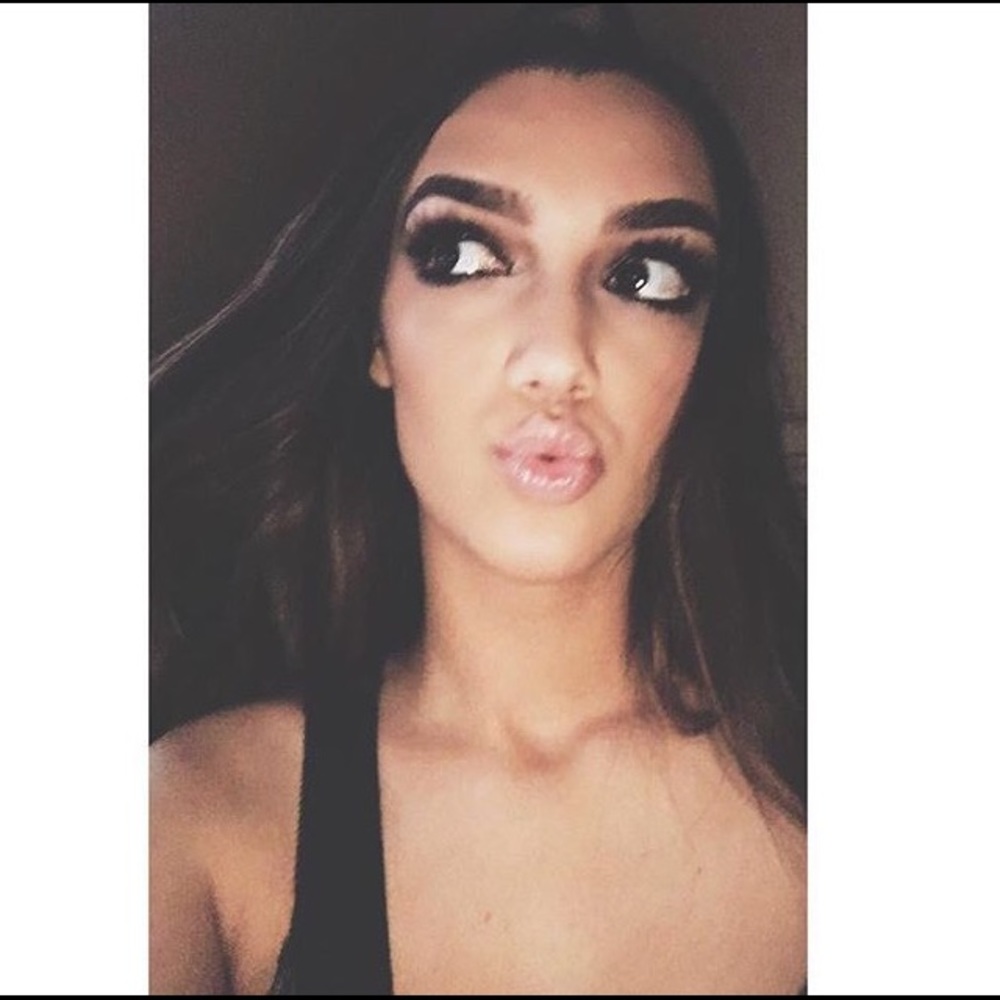 Meet your Posher, Maria