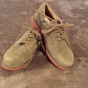 Jumping-Jacks tan suede Bucks