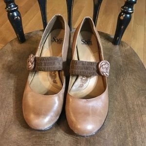 Cute round toe brown heels