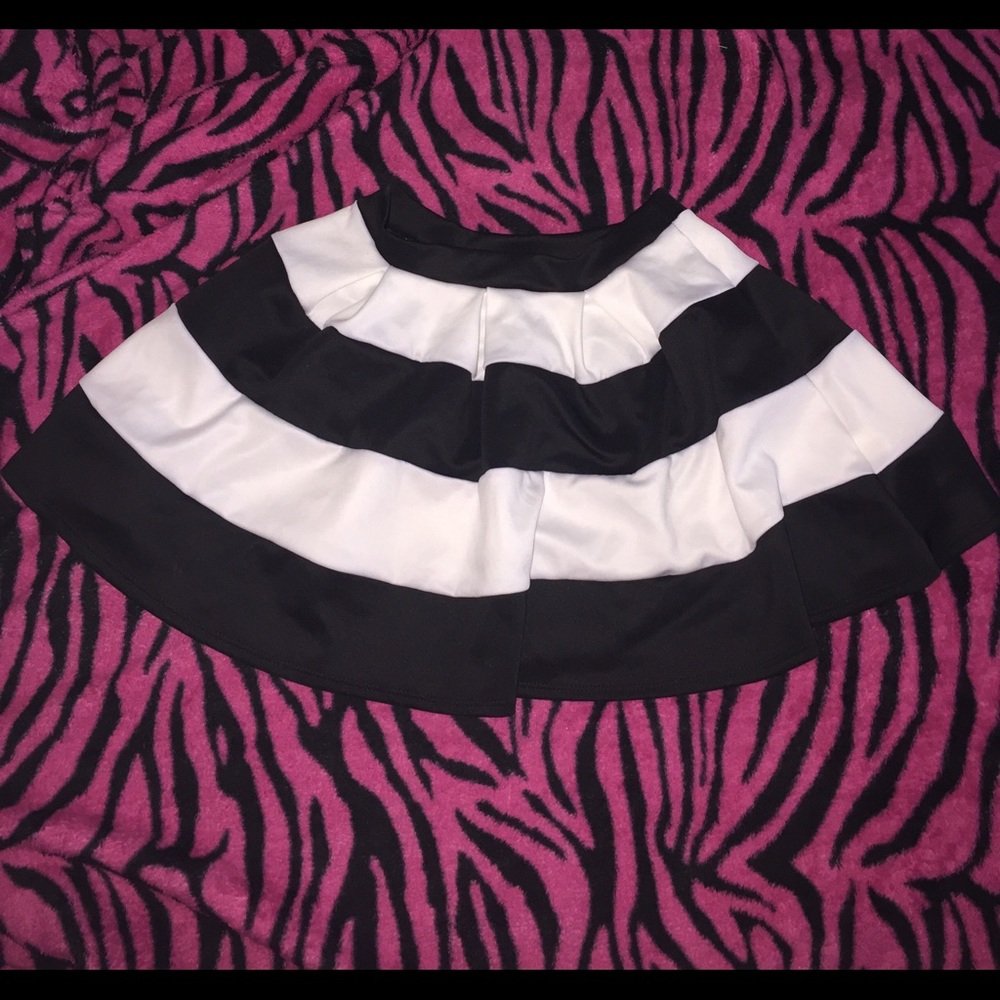 🎉Final drop price🎉 THE VINTAGE SHOP SKIRT