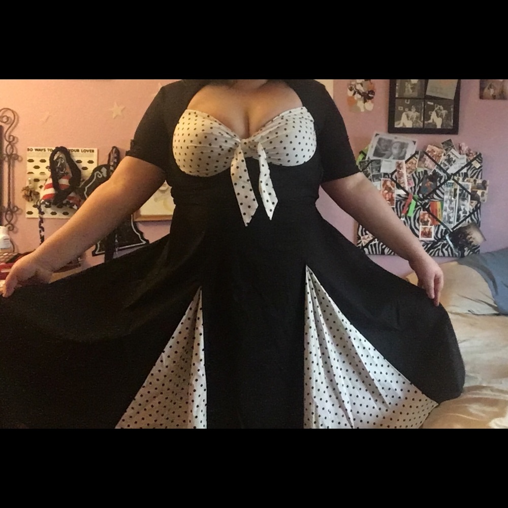 Beautiful vintage/pinup gown
